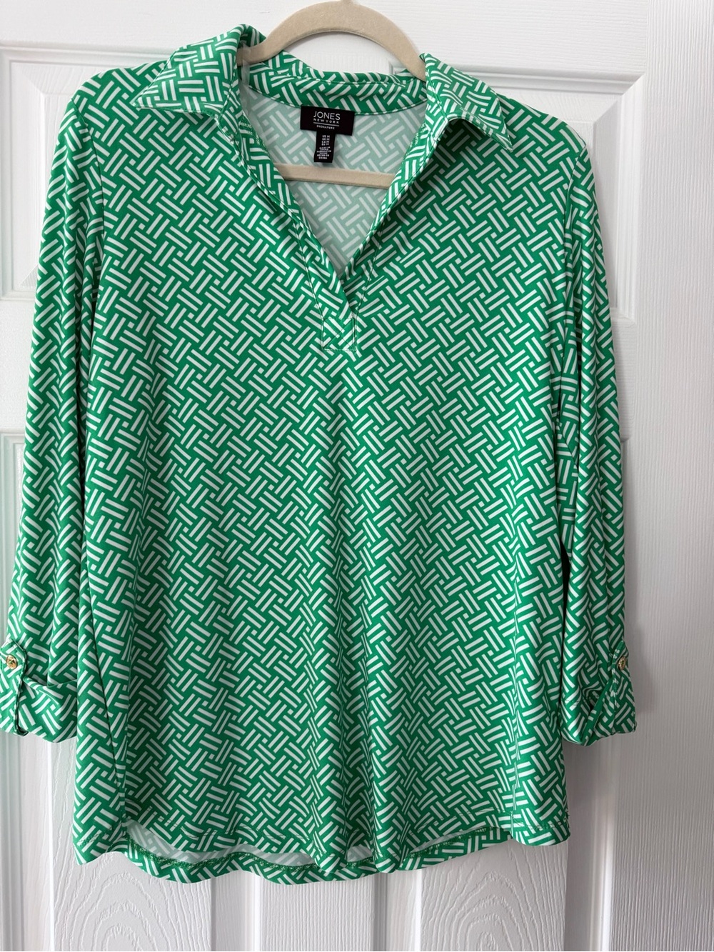 Jones New York Green and White Geometric Button-Down Blouse